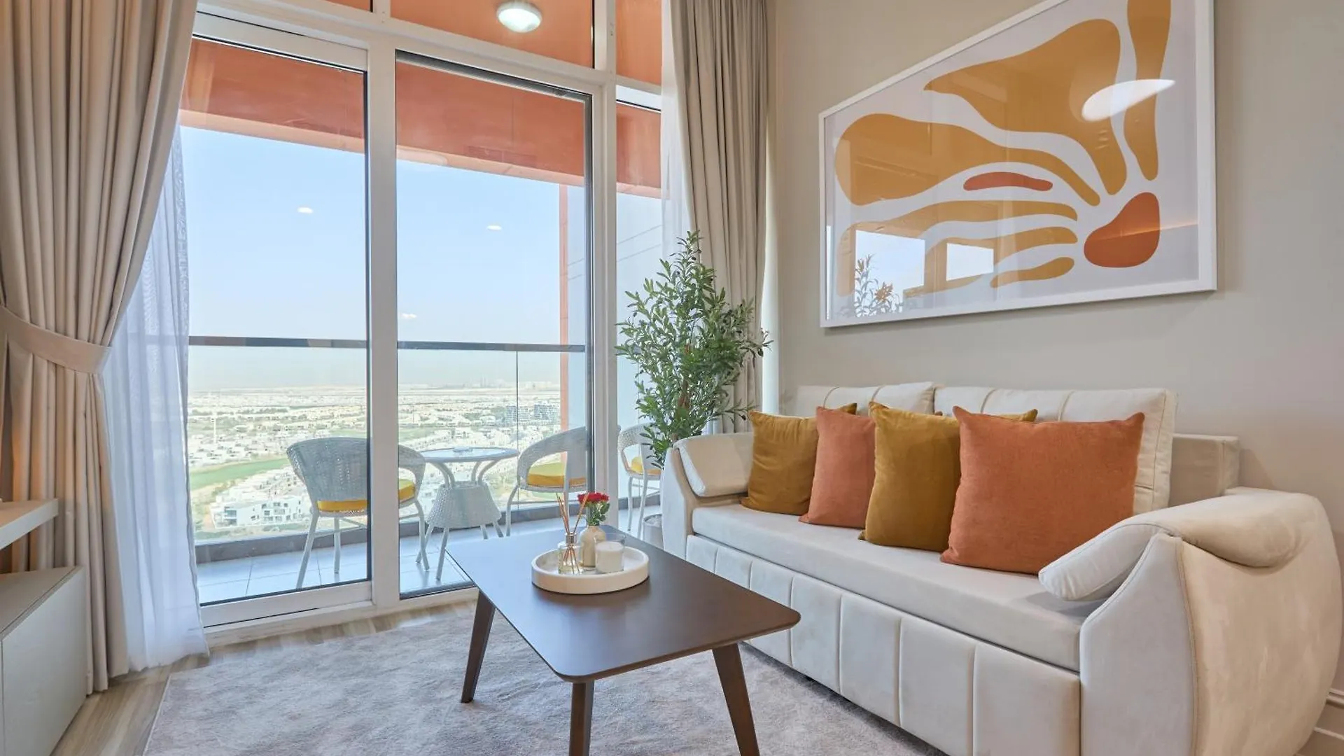 Modern High-Floor 1Br Apartment With Balcony, Pool Access & Golf Course View, Up To 4 Guests, By Stayfinity Dubai