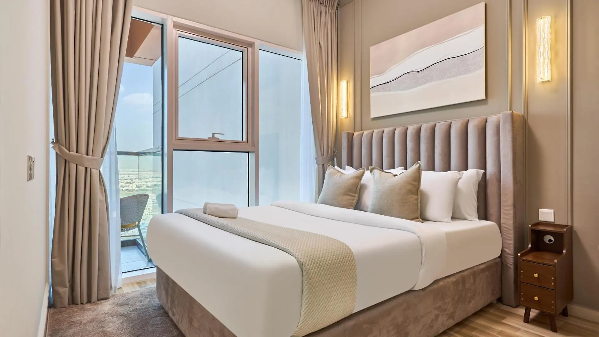 Modern High-Floor 1Br Apartment With Balcony, Pool Access & Golf Course View, Up To 4 Guests, By Stayfinity Dubai 0*,