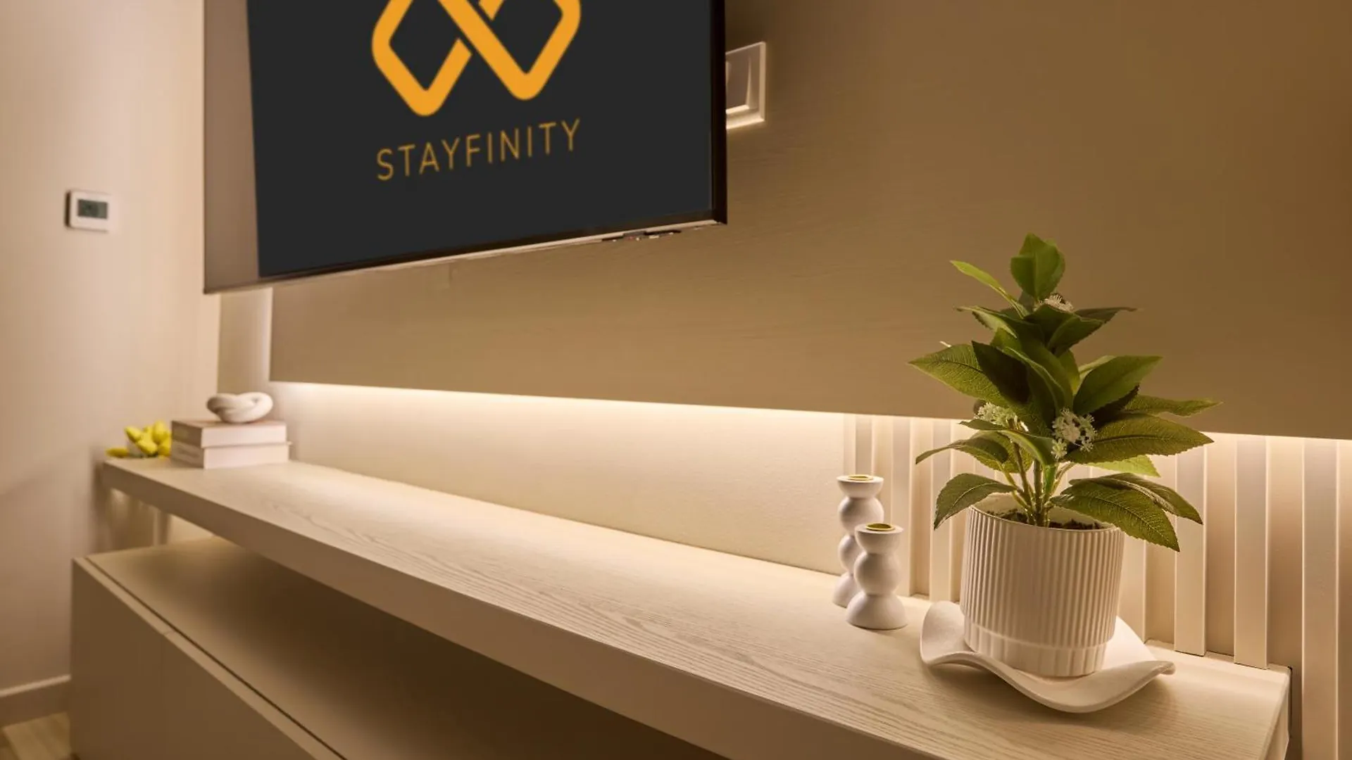 Modern High-Floor 1Br Apartment With Balcony, Pool Access & Golf Course View, Up To 4 Guests, By Stayfinity Dubai United Arab Emirates