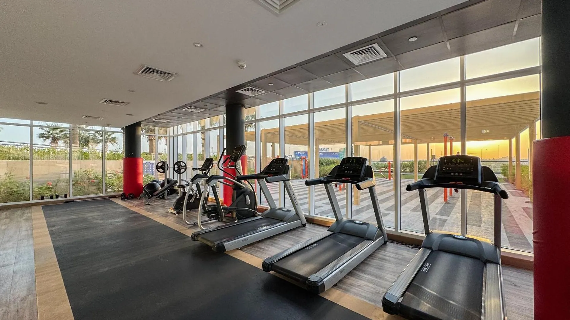 Modern High-Floor 1Br Apartment With Balcony, Pool Access & Golf Course View, Up To 4 Guests, By Stayfinity Dubai United Arab Emirates
