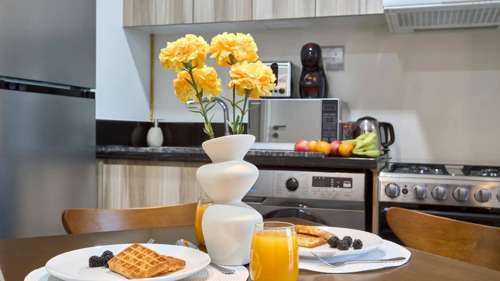 Modern High-Floor 1Br Apartment With Balcony, Pool Access & Golf Course View, Up To 4 Guests, By Stayfinity Dubai